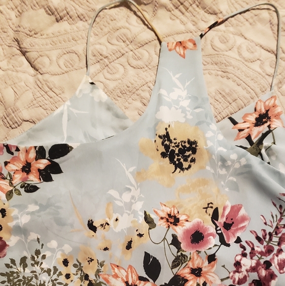 Floral Tank Top - Picture 2 of 8